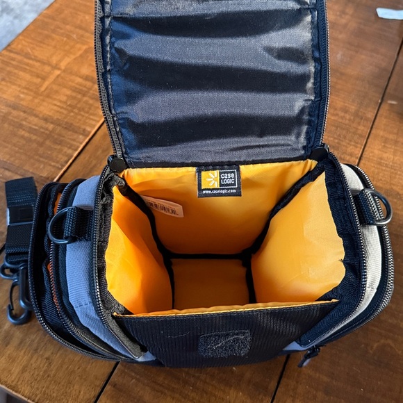 Case Logic Compact Camera Case - Picture 4 of 5